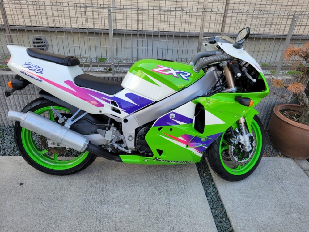 カワサキ　ＺＸＲ２５０　ＺＸ２５０Ｃ型